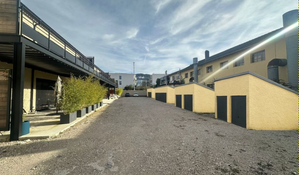 WhatsApp Image 2025-12-10 at 09.24.09